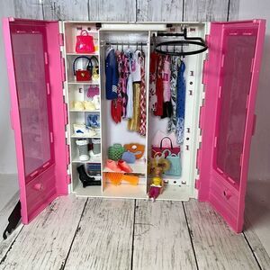 Barbie 2018 Mattel Pink White Wardrobe Clothing Closet 6‎ pairs shoes 2 Handbags
